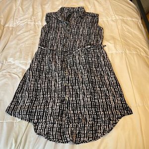 Apt. 9 Large Black/White Print